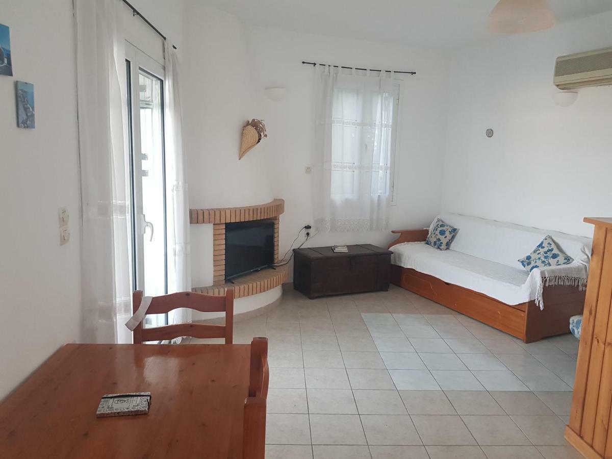 Appartement 2 Ambelia Paradise à Megalochori  Extérieur photo